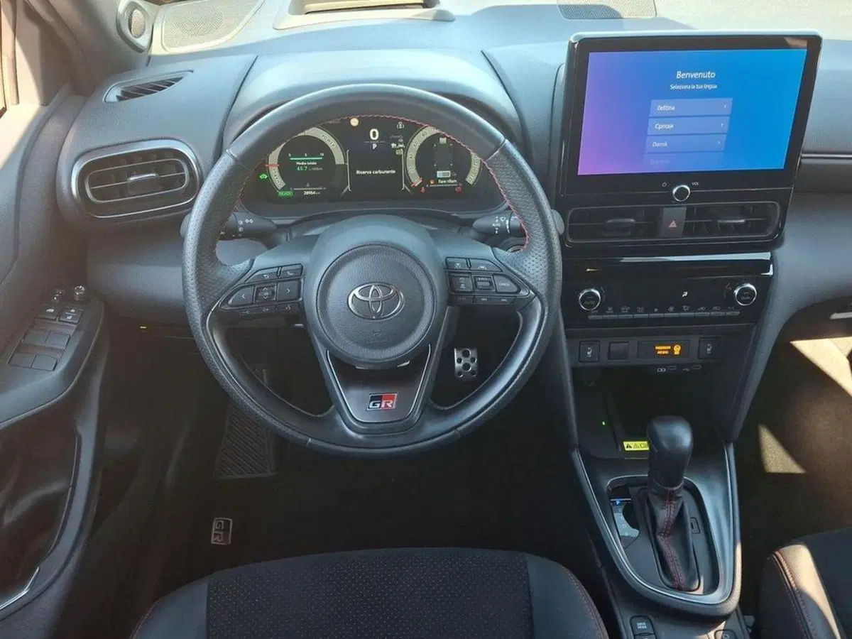 Toyota Yaris Cross usata a Roma (7)