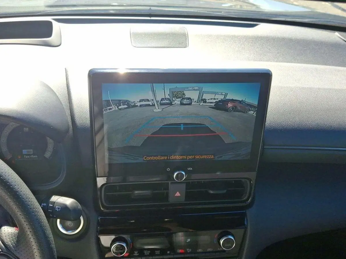 Toyota Yaris Cross usata a Roma (14)