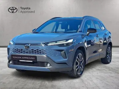 Toyota Corolla Cross 2.0h Premium awd-i 178cv e-cvt del 2025 usata a Roma
