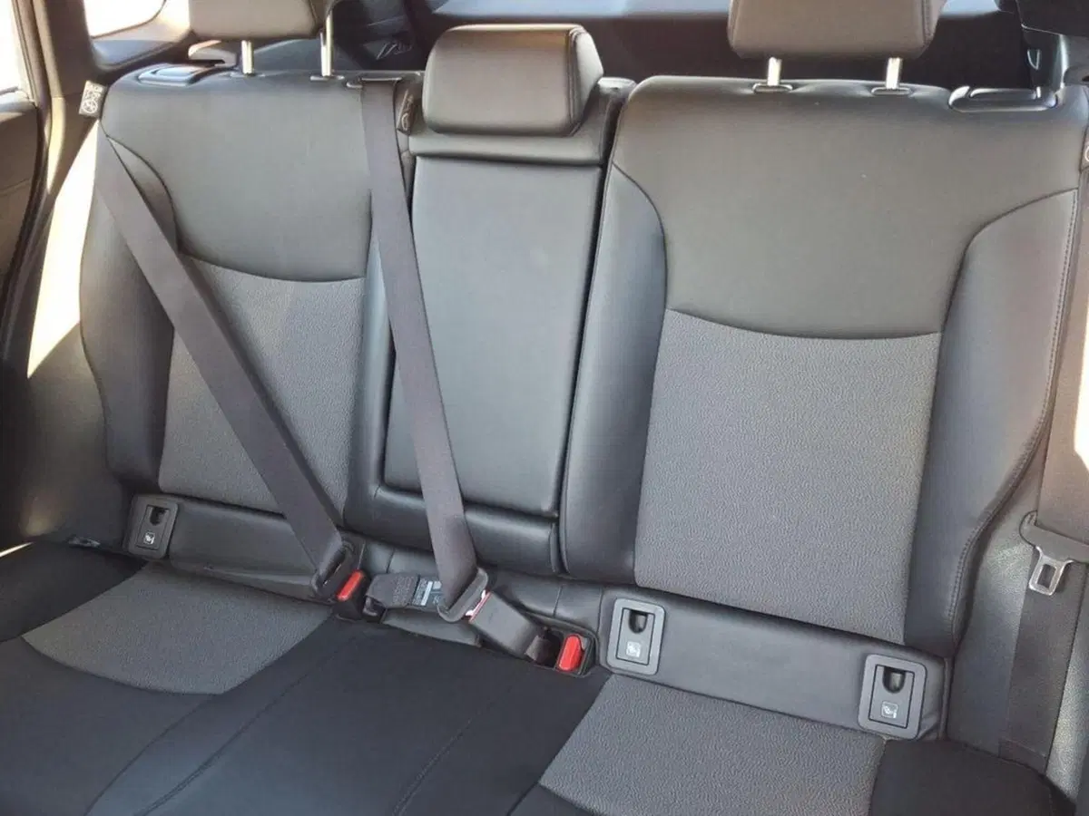 Toyota Corolla Cross usata a Roma (11)
