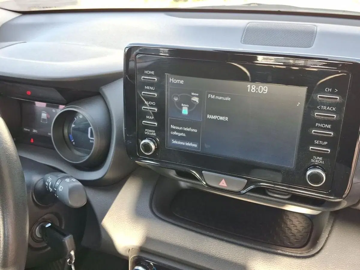 Toyota Yaris usata a Roma (10)