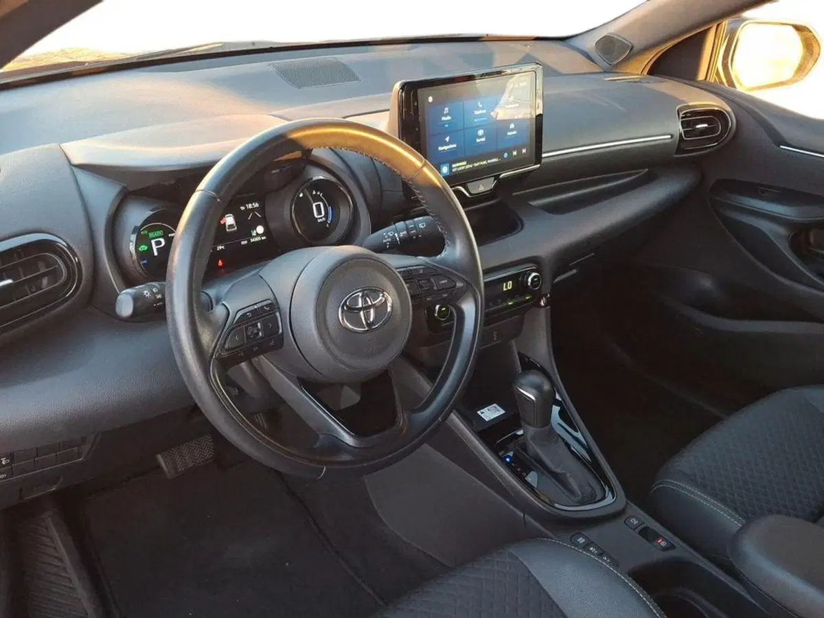 Toyota Yaris usata a Roma (7)