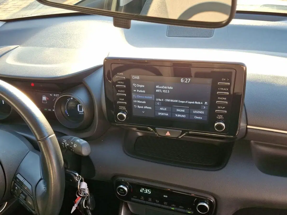 Toyota Yaris usata a Roma (10)