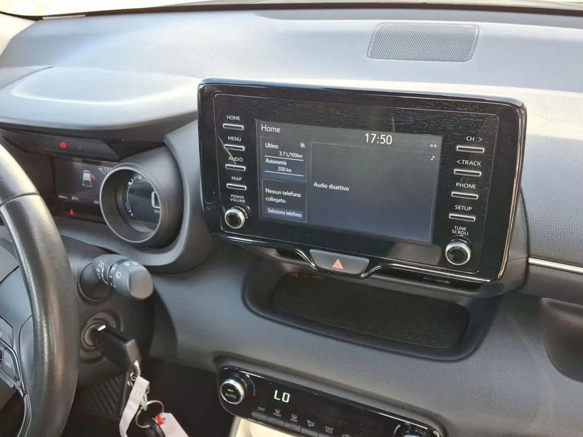 Toyota Yaris usata a Roma (10)