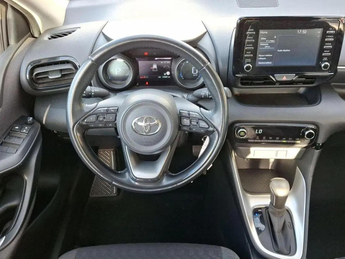 Toyota Yaris usata a Roma (8)