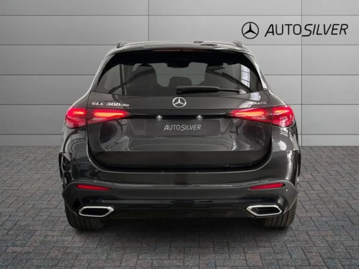 Mercedes-Benz GLC nuova a Verona (4)