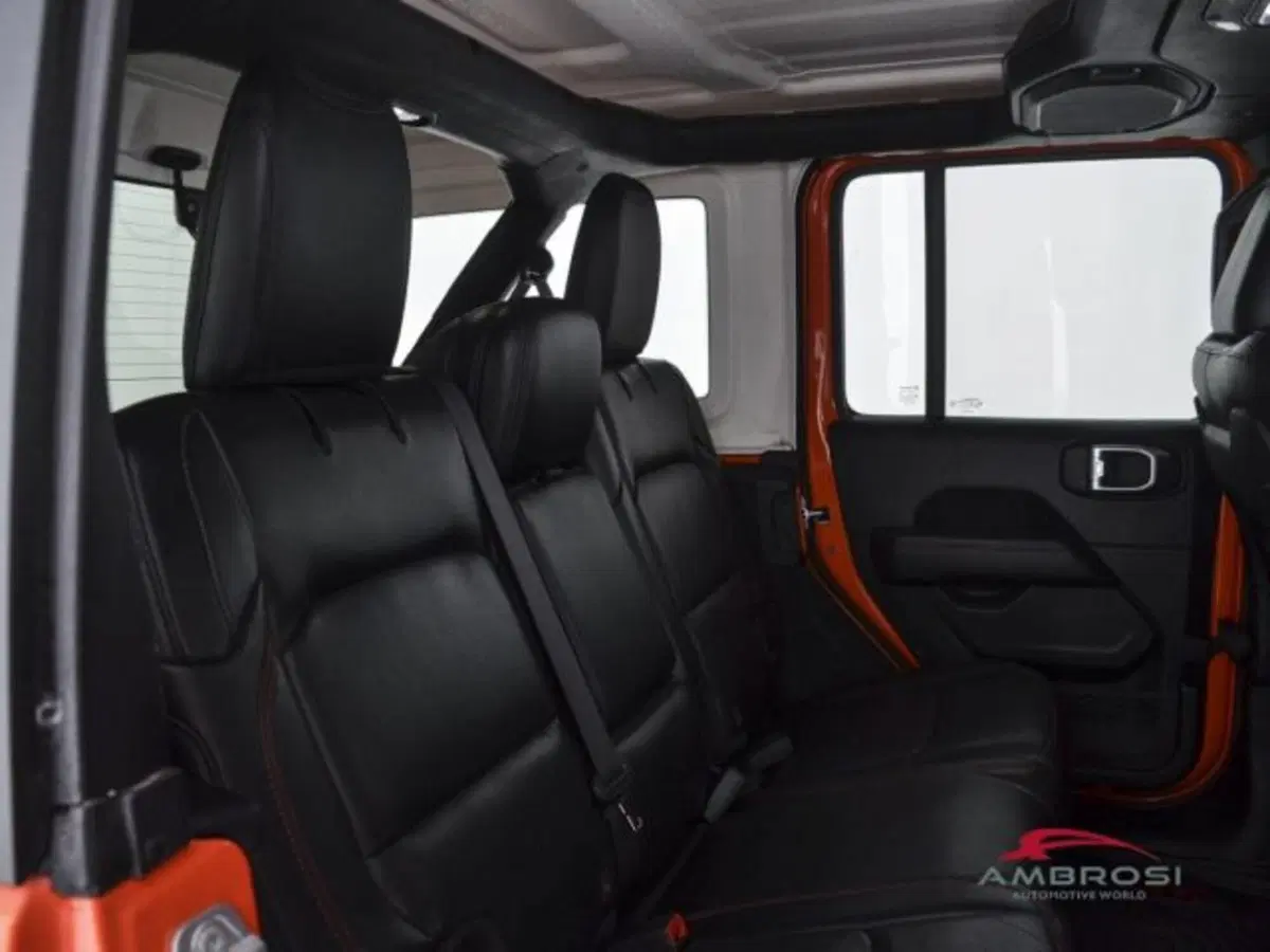 Jeep Wrangler Unlimited usata a Perugia (11)
