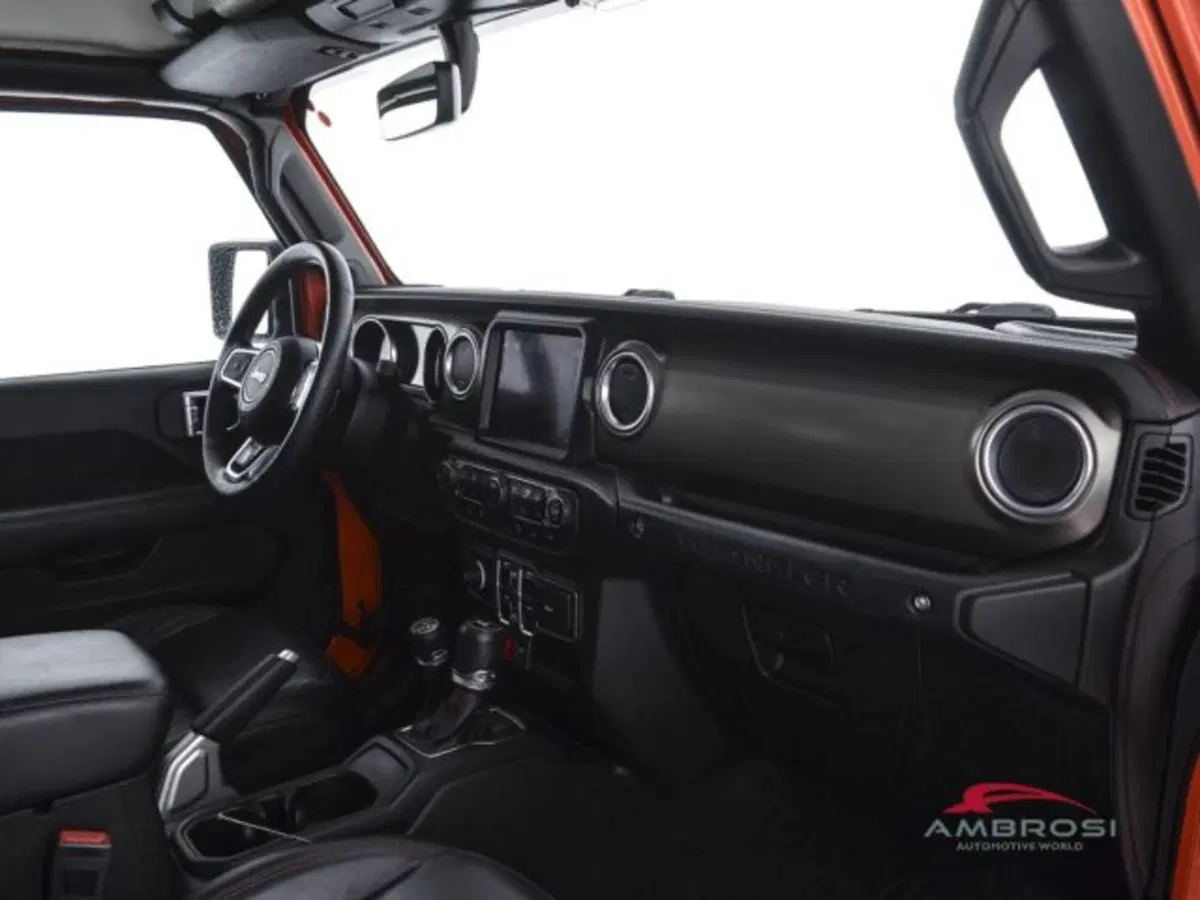 Jeep Wrangler Unlimited usata a Perugia (12)