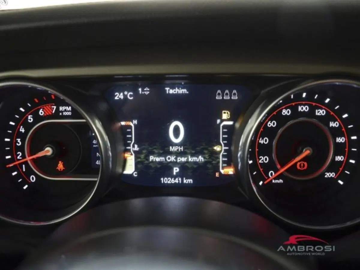 Jeep Wrangler Unlimited usata a Perugia (13)