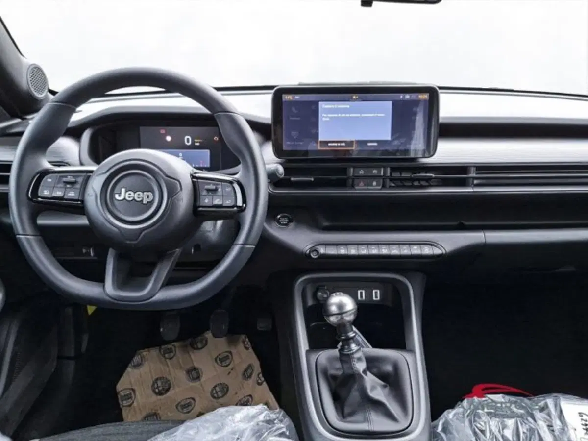 Jeep Avenger nuova a Perugia (15)