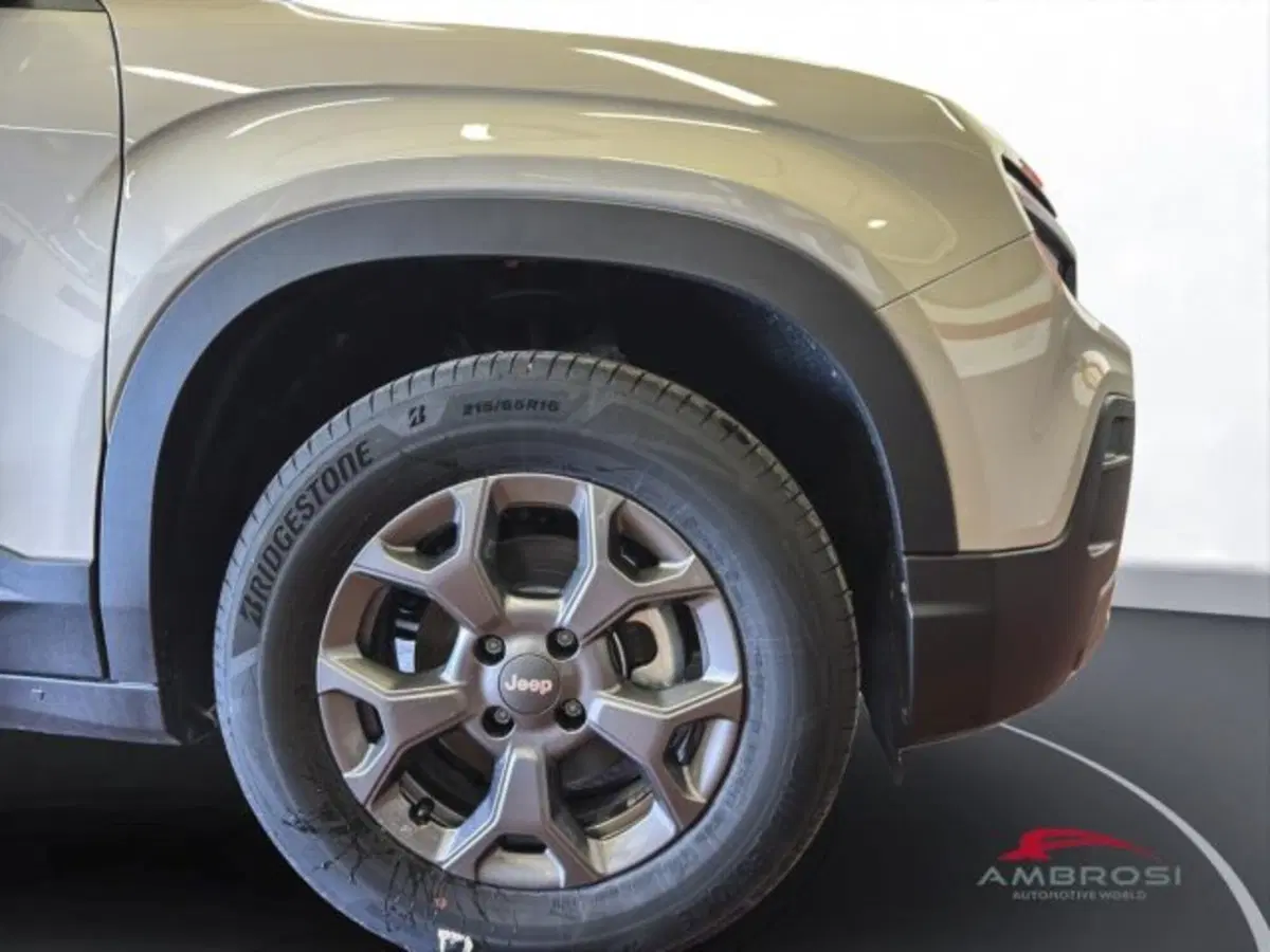 Jeep Avenger nuova a Perugia (14)