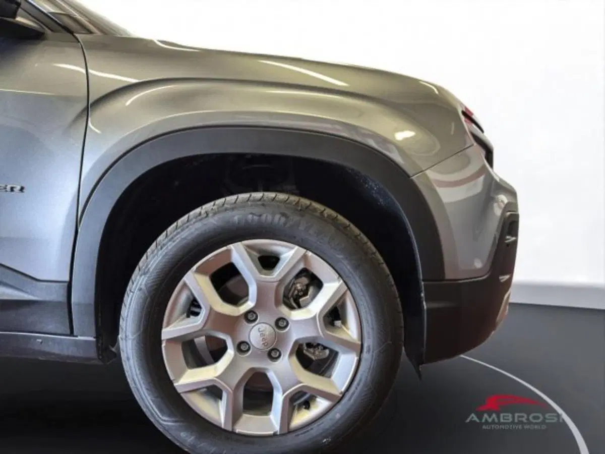 Jeep Avenger nuova a Perugia (10)
