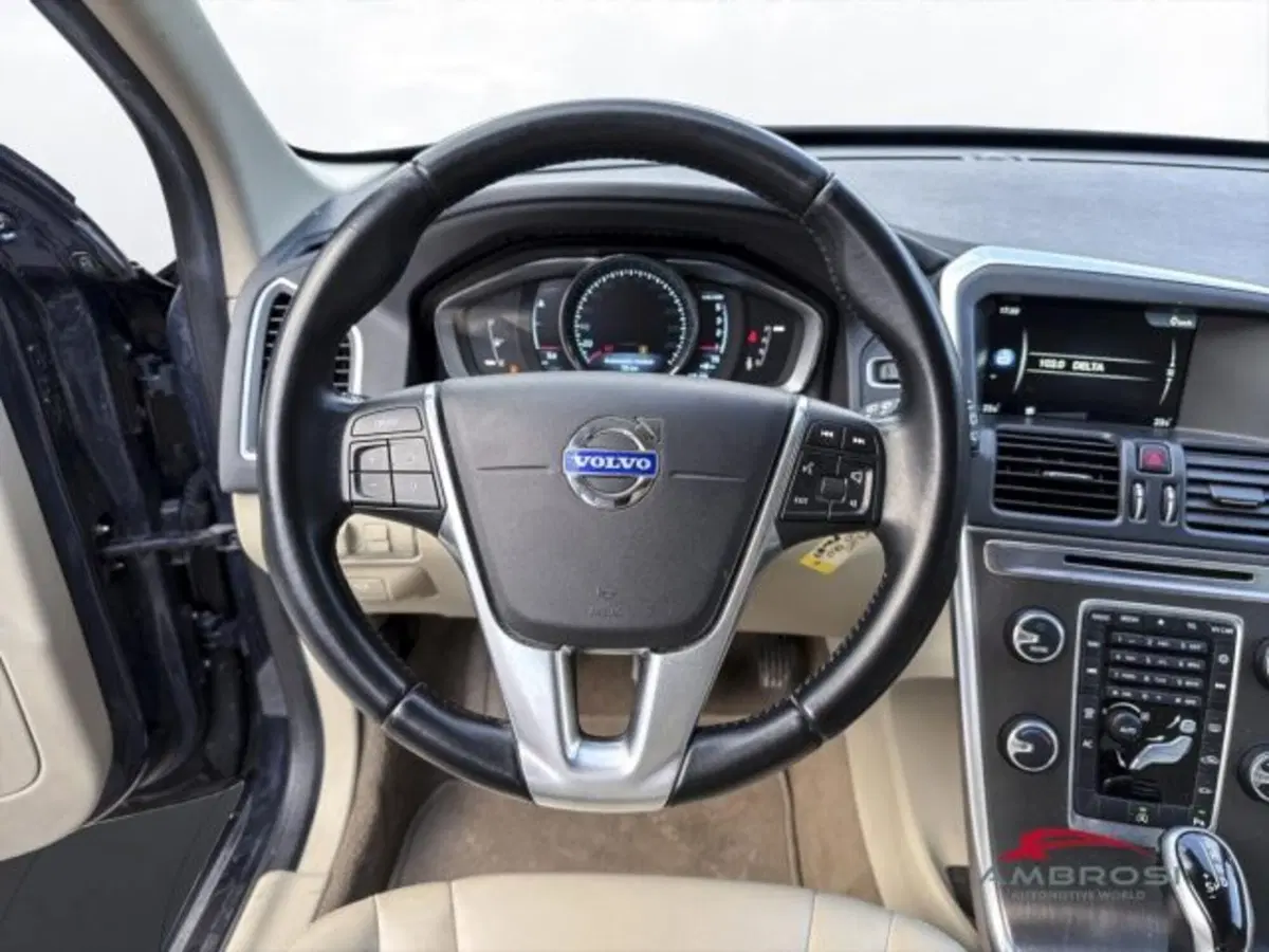 Volvo XC60 usata a Perugia (13)