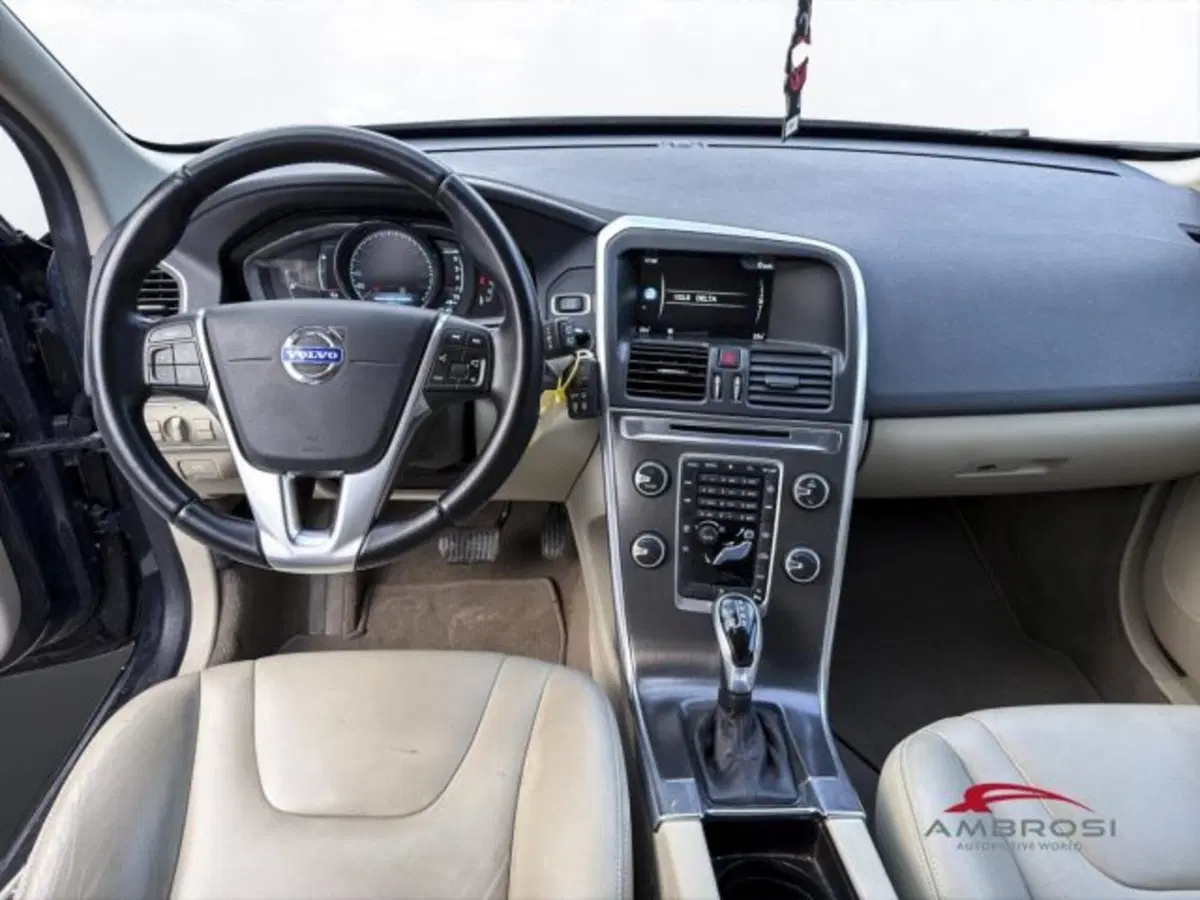 Volvo XC60 usata a Perugia (14)