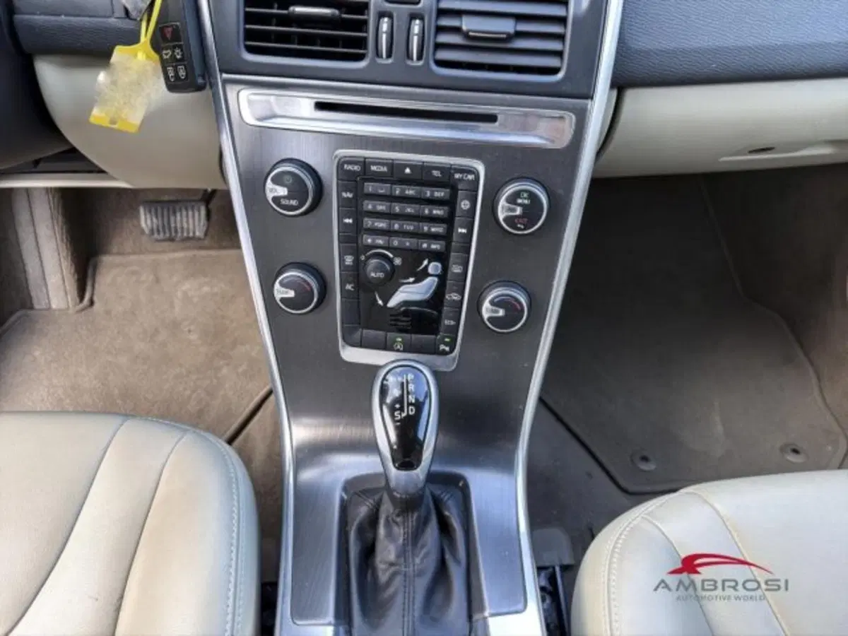 Volvo XC60 usata a Perugia (15)