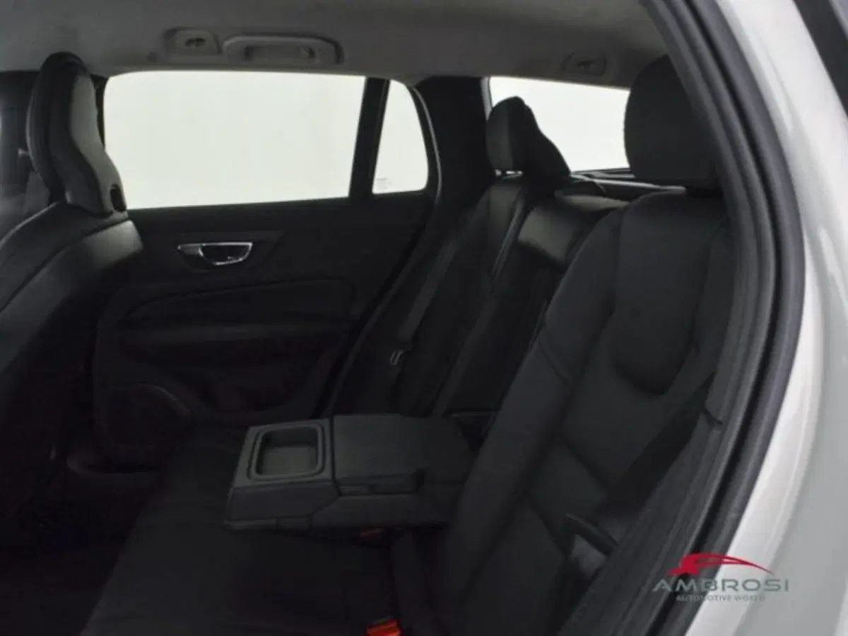 Volvo V60 Cross Country usata a Perugia (10)