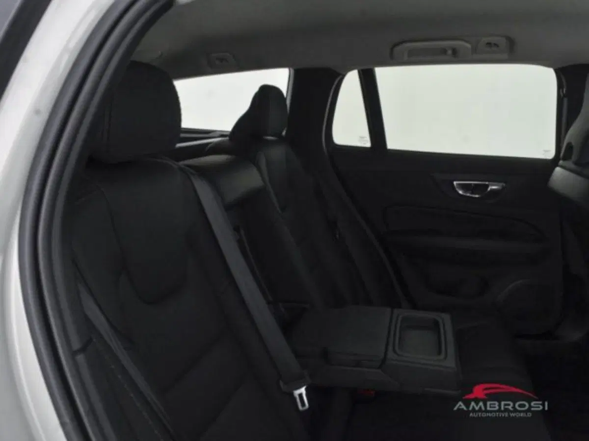 Volvo V60 Cross Country usata a Perugia (11)