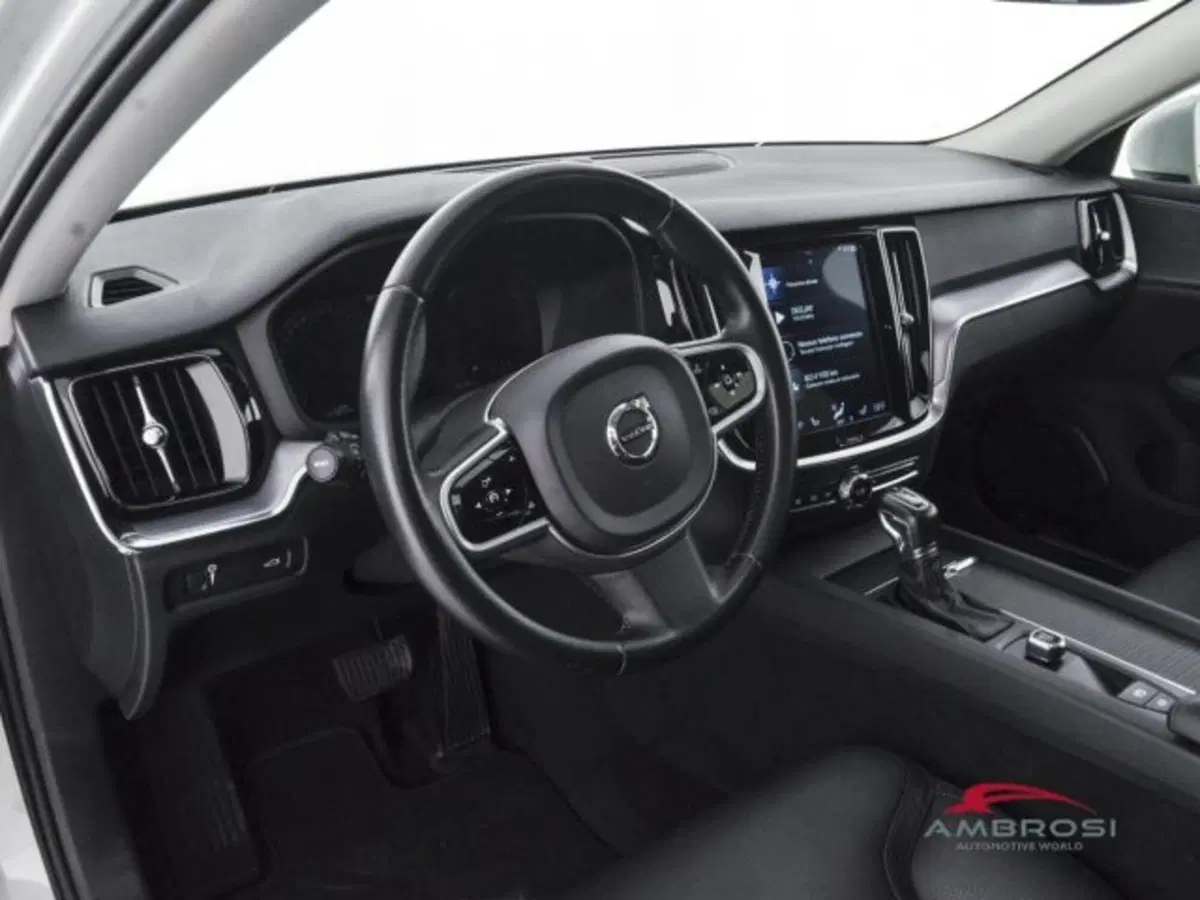 Volvo V60 Cross Country usata a Perugia (8)