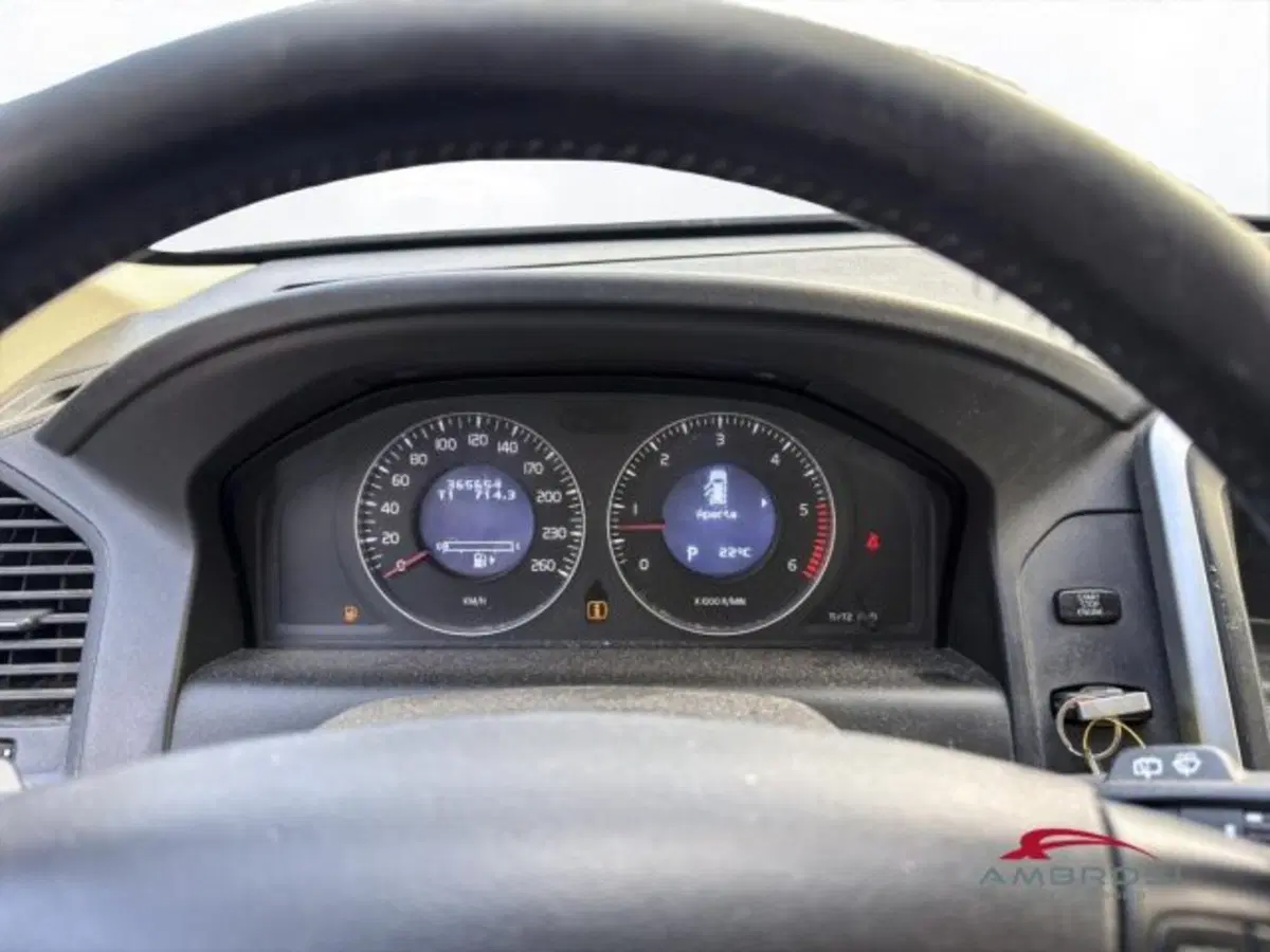 Volvo XC60 usata a Perugia (11)