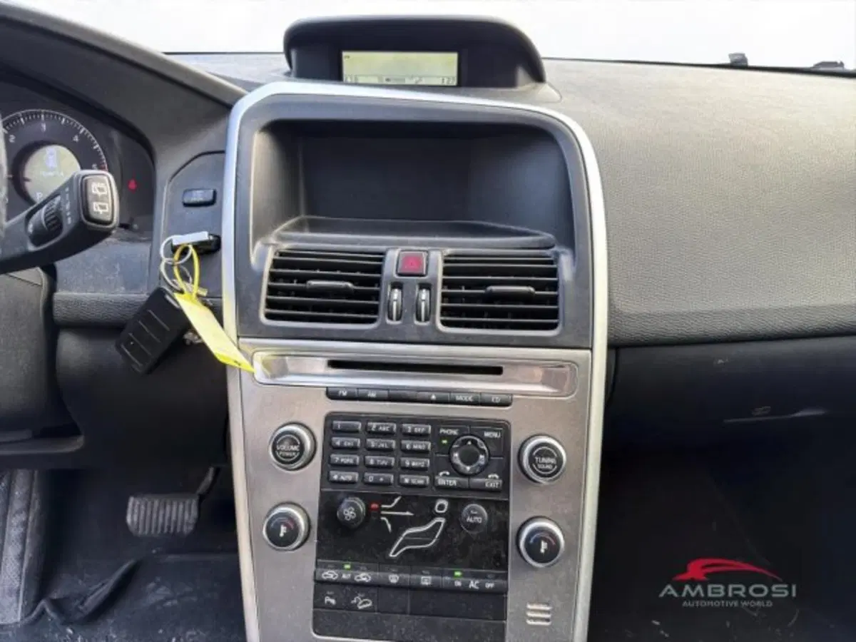 Volvo XC60 usata a Perugia (15)