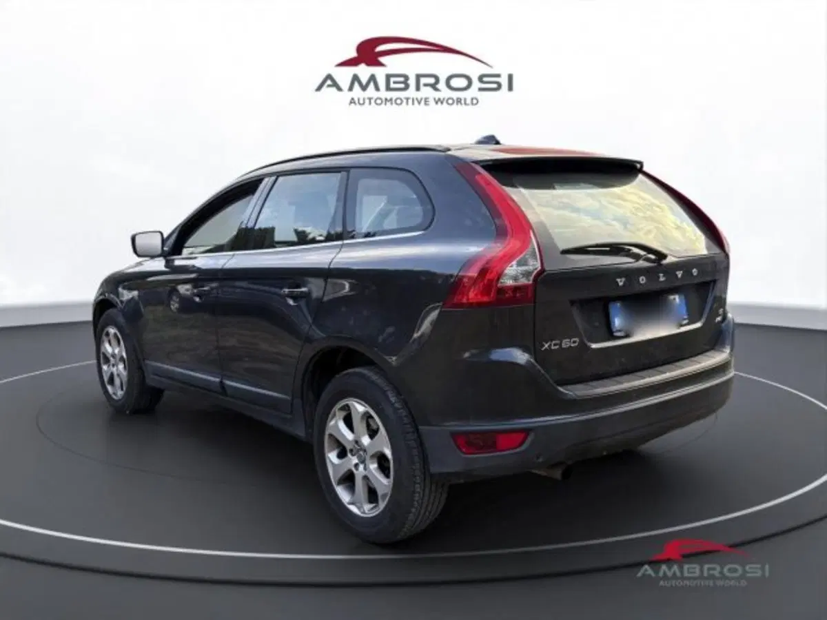Volvo XC60 usata a Perugia (4)