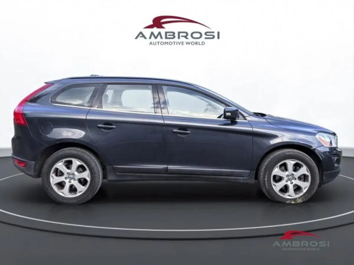Volvo XC60 usata a Perugia (5)