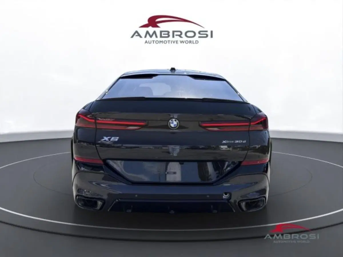 BMW X6 nuova a Perugia (8)