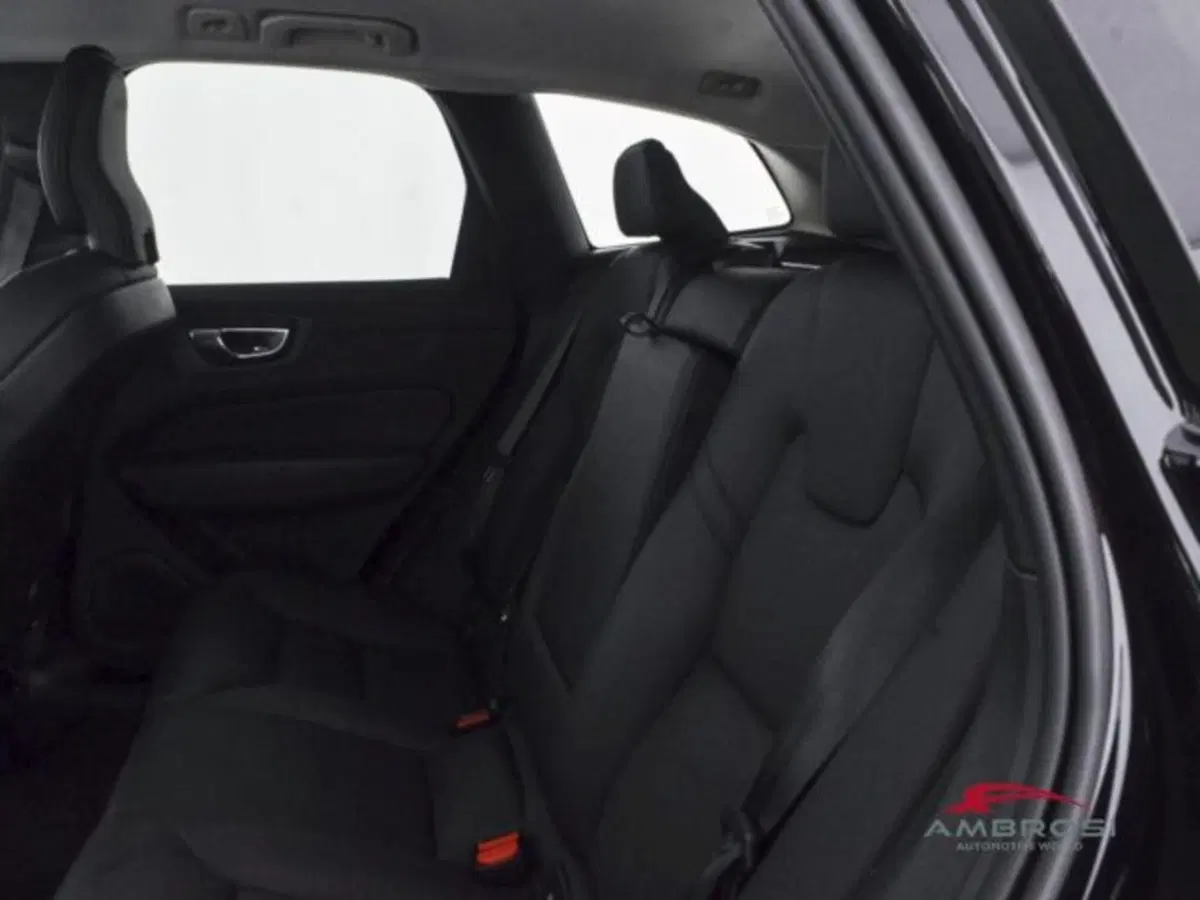 Volvo XC60 usata a Perugia (10)