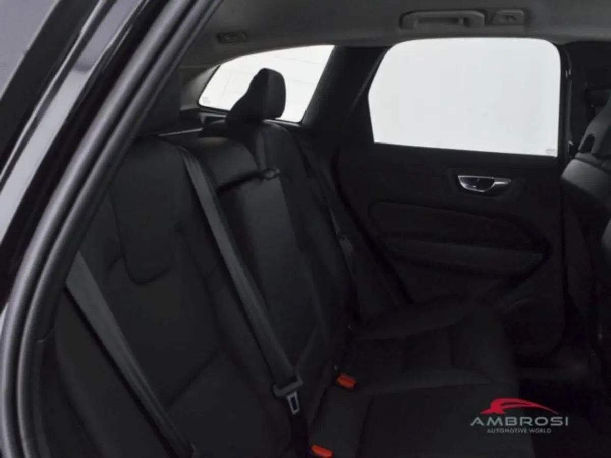 Volvo XC60 usata a Perugia (11)