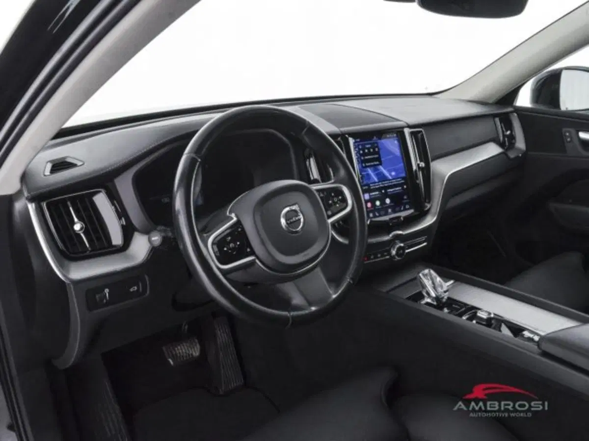 Volvo XC60 usata a Perugia (8)