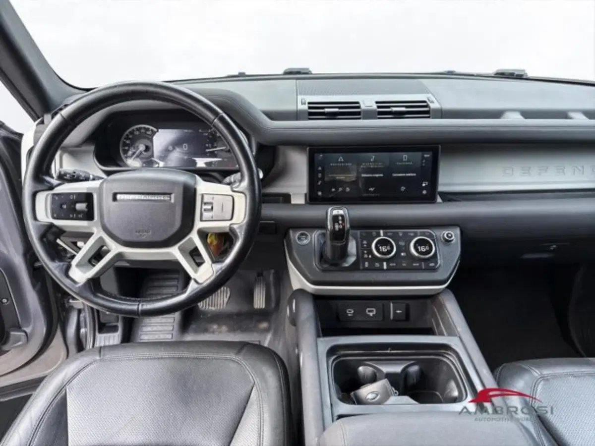 Land Rover Defender usata a Perugia (14)
