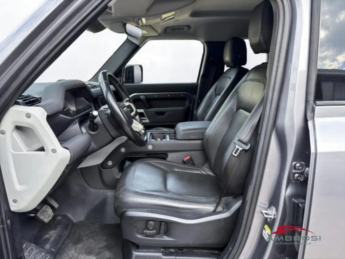 Land Rover Defender usata a Perugia (9)