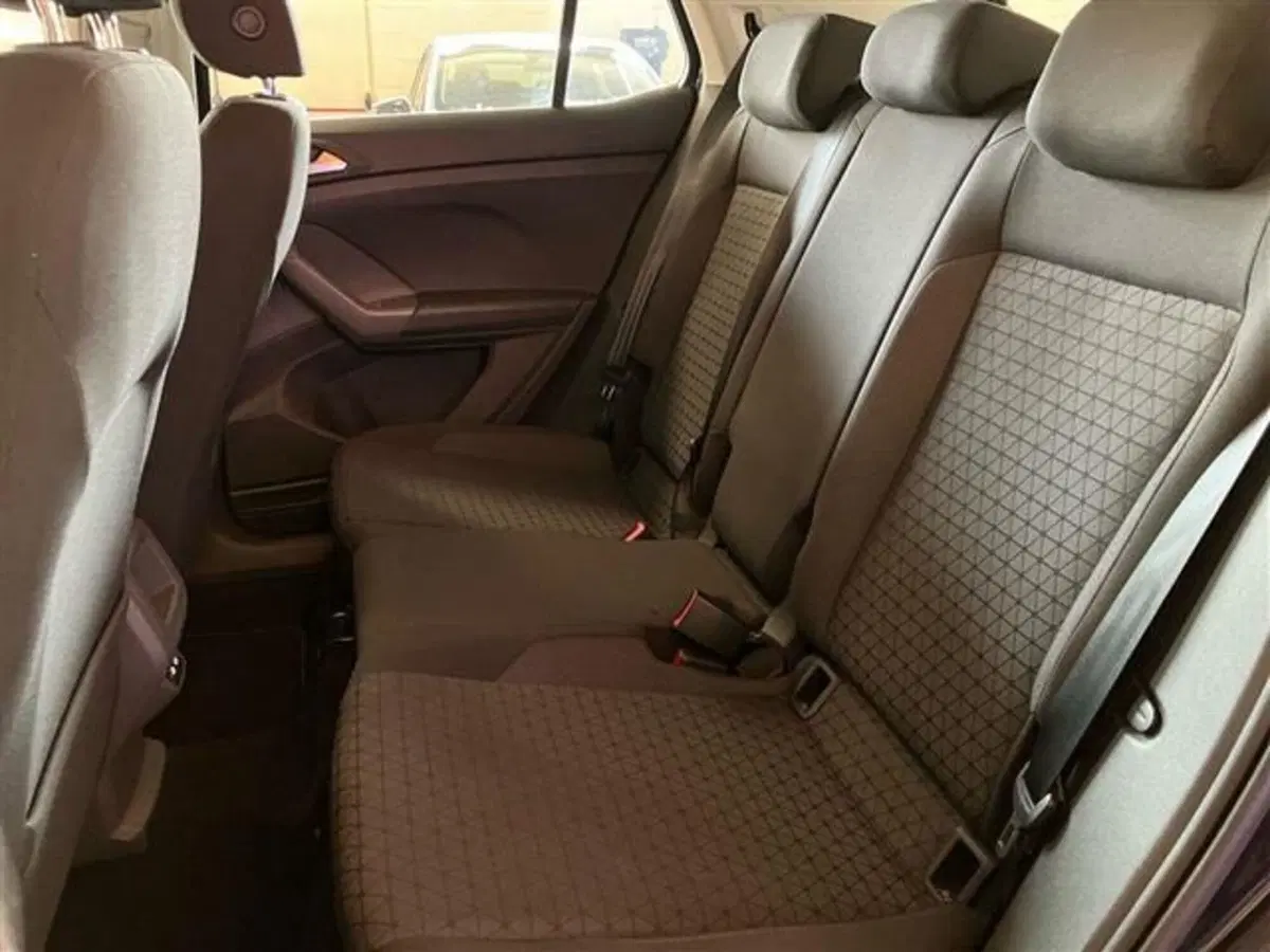 Volkswagen T-Cross usata a Como (11)