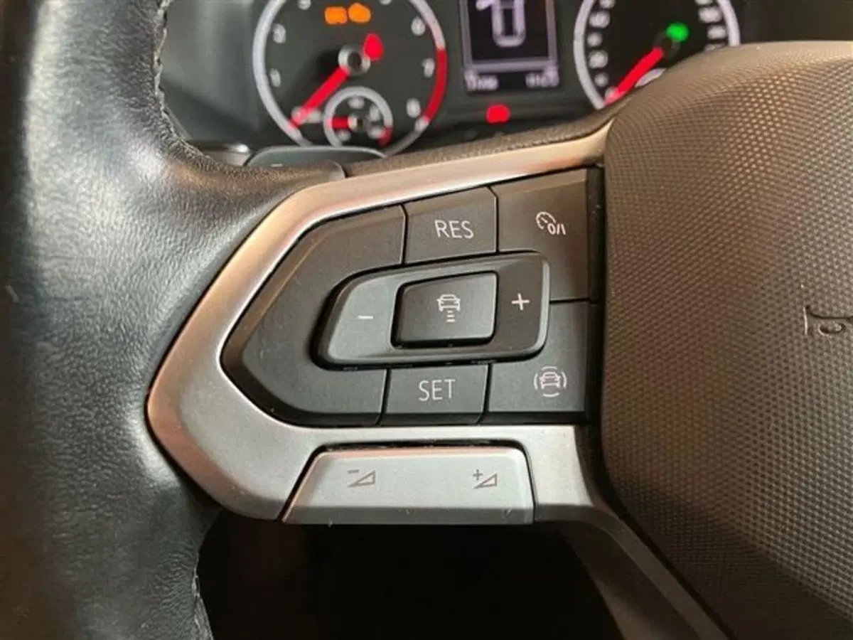 Volkswagen T-Cross usata a Como (19)