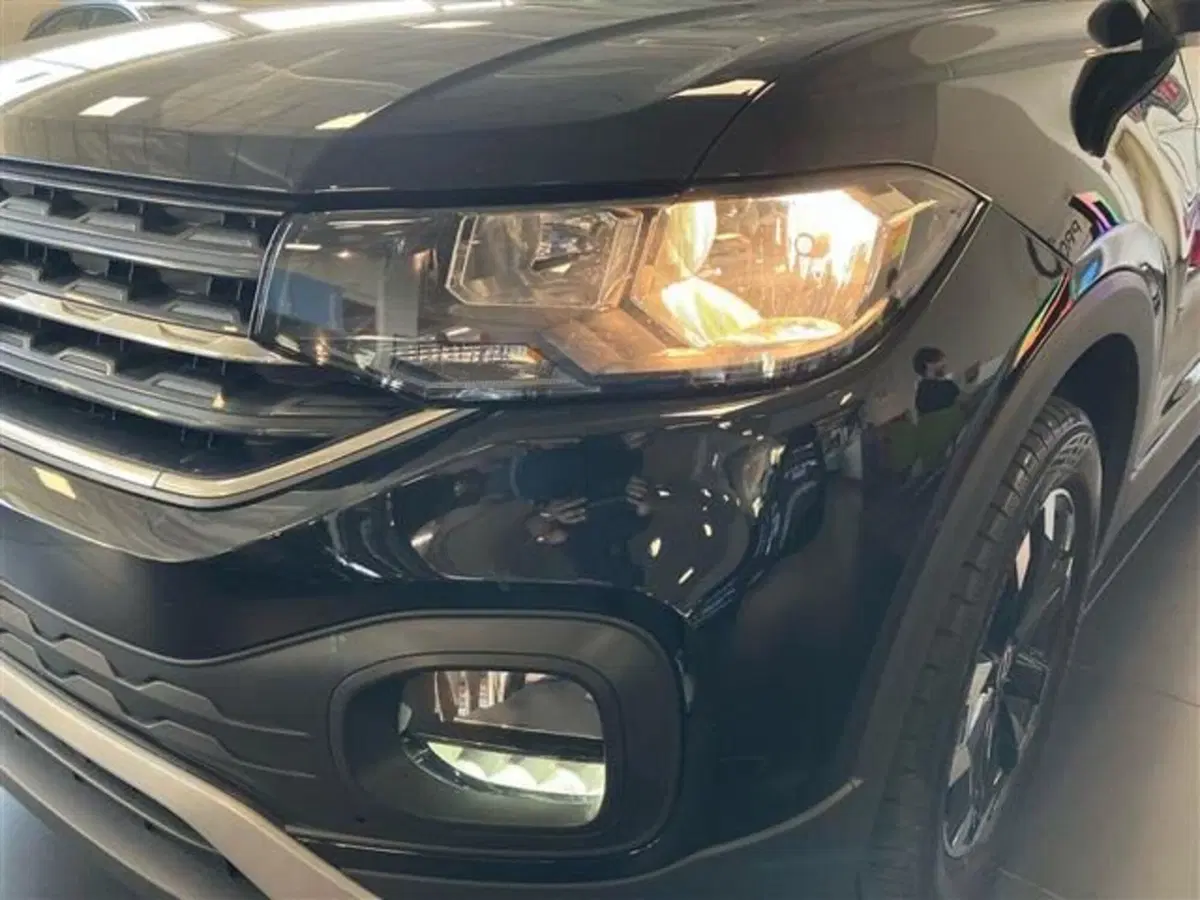 Volkswagen T-Cross usata a Como (6)