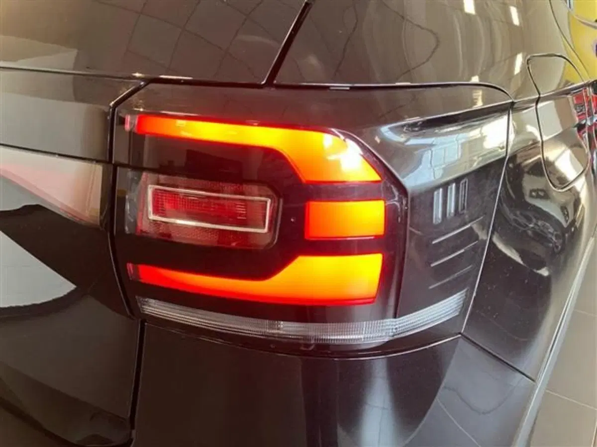 Volkswagen T-Cross usata a Como (7)