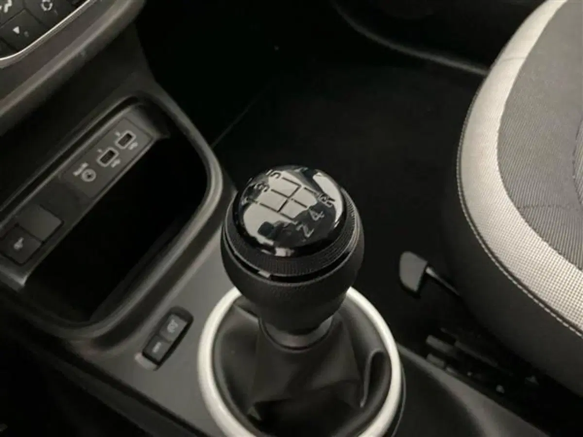 Renault Twingo usata a Como (15)