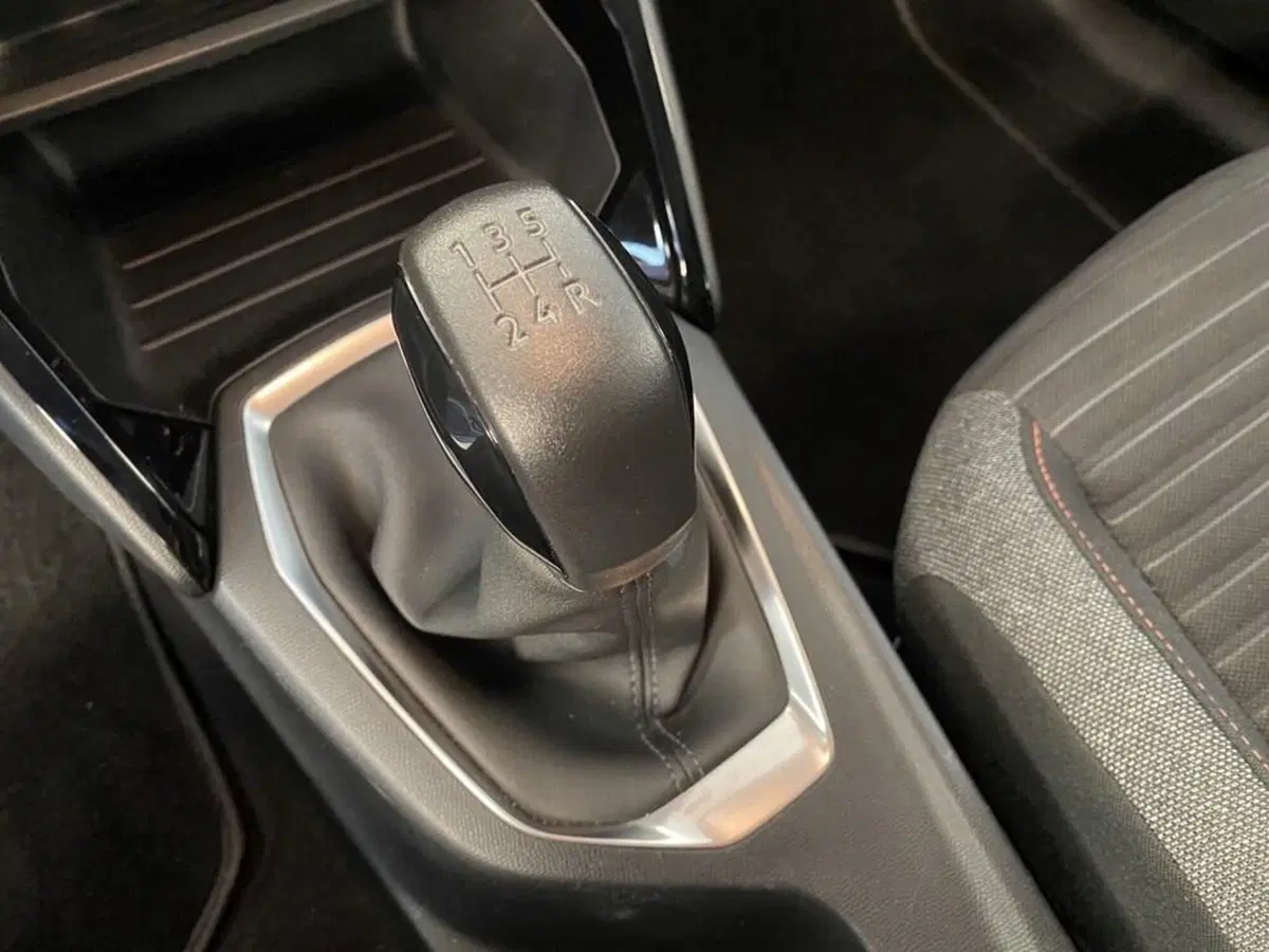 Peugeot 208 usata a Torino (12)