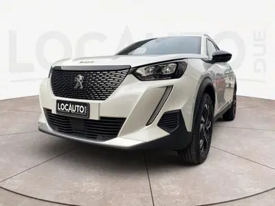 Peugeot 2008 PureTech 130 S&S Allure Pack del 2023 usata a Torino