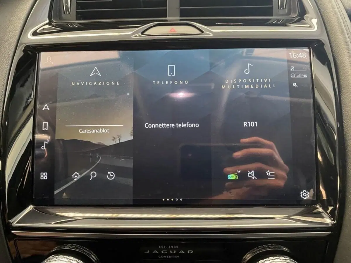 Jaguar E-Pace usata a Torino (10)