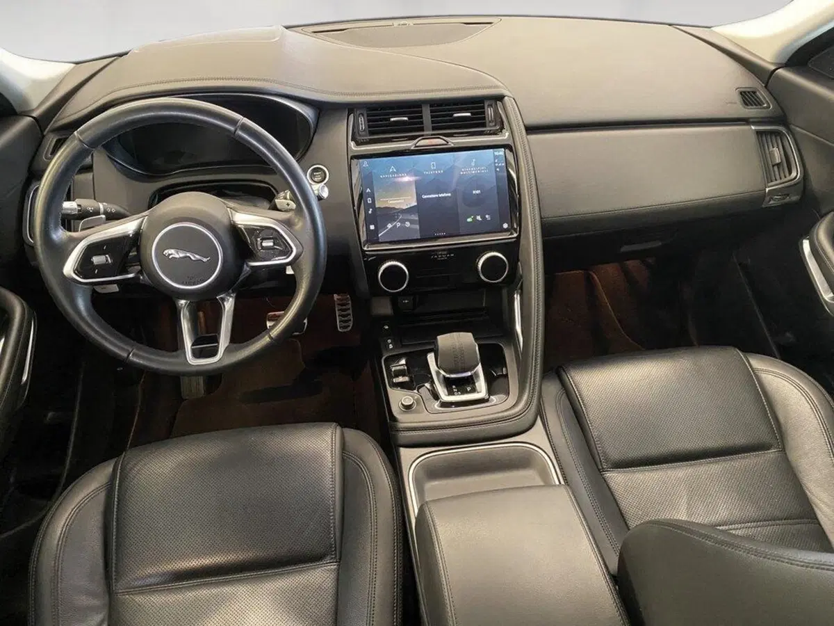 Jaguar E-Pace usata a Torino (6)