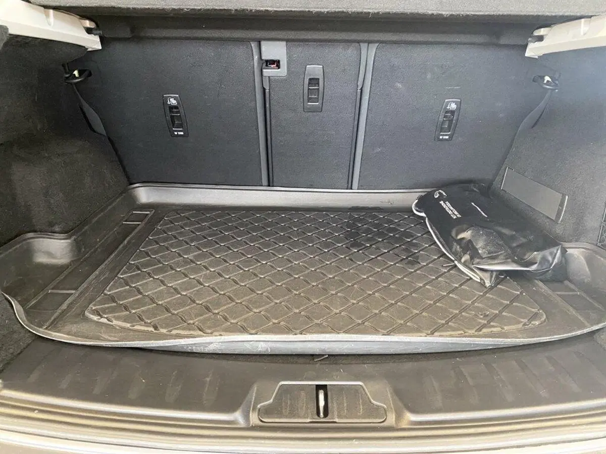 Jaguar E-Pace usata a Torino (9)