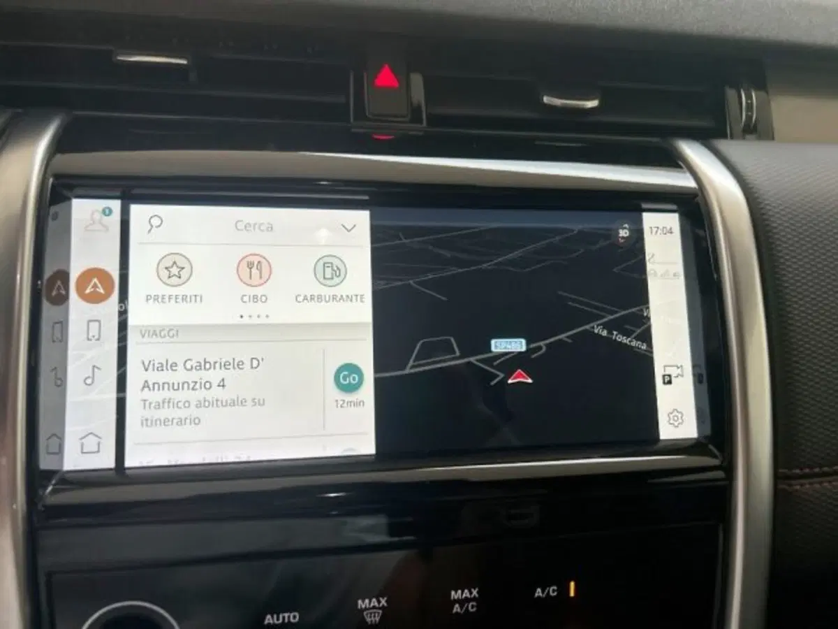 Land Rover Discovery Sport usata a Modena (15)