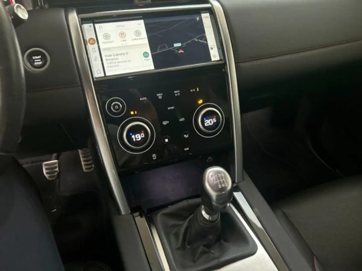 Land Rover Discovery Sport usata a Modena (17)