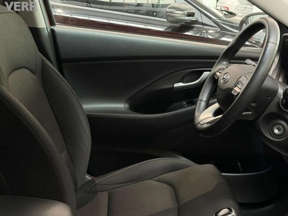Hyundai i30 usata a Milano (14)