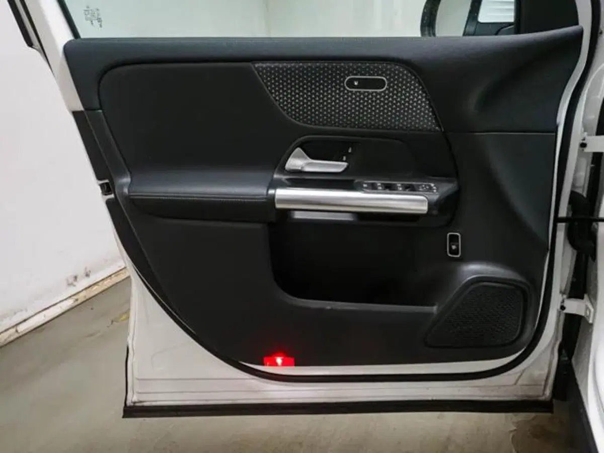Mercedes-Benz GLA SUV usata a Milano (10)