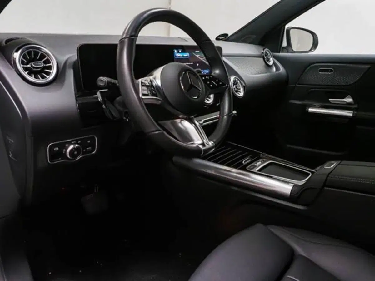 Mercedes-Benz GLA SUV usata a Milano (6)