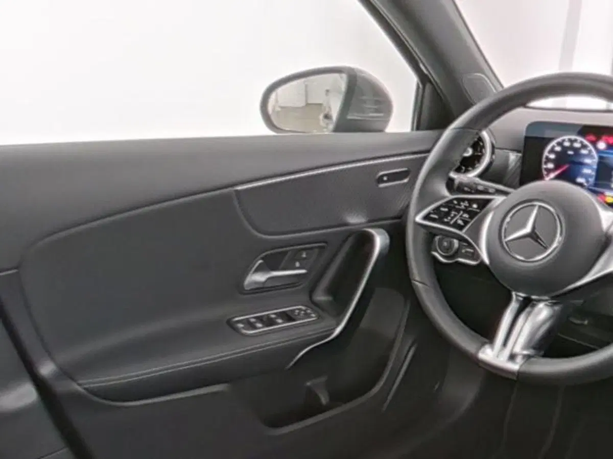 Mercedes-Benz Classe A Sedan usata a Milano (6)