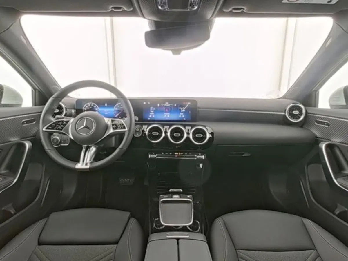 Mercedes-Benz Classe A Sedan usata a Milano (8)