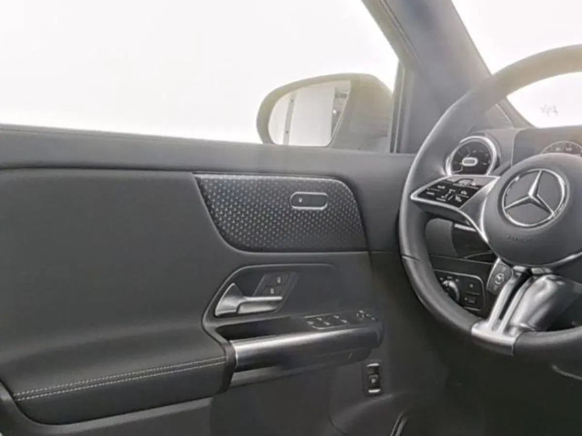 Mercedes-Benz GLA SUV usata a Milano (8)
